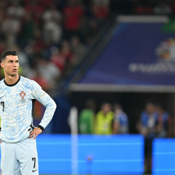 Za koga sad da navijamo?