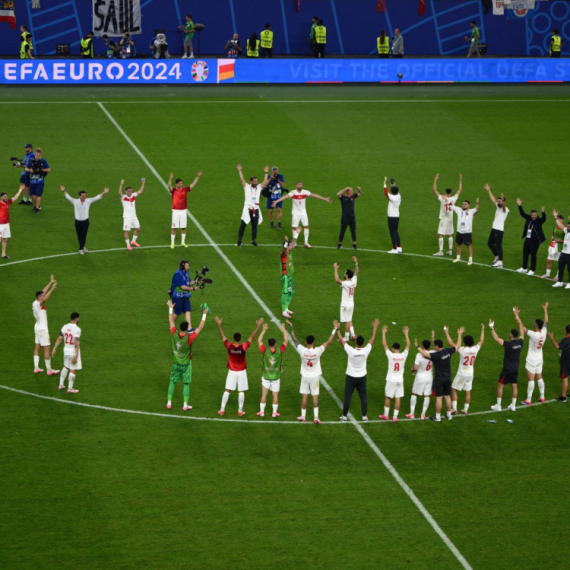 Haos na ulicama i spektakl na terenu