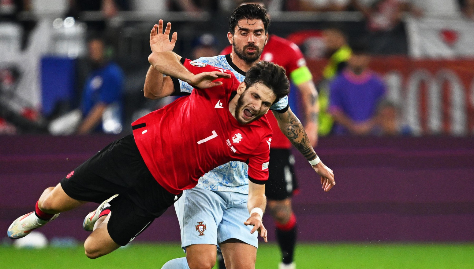 Kvarachelija ostvario san – Ronaldov potpisan dres kao trofej FOTO