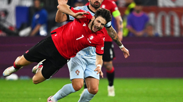 Kvarachelija ostvario san – Ronaldov potpisan dres kao trofej FOTO