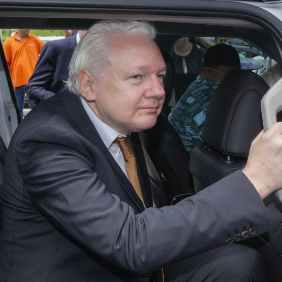 Poznato šta će biti sa Asanžom