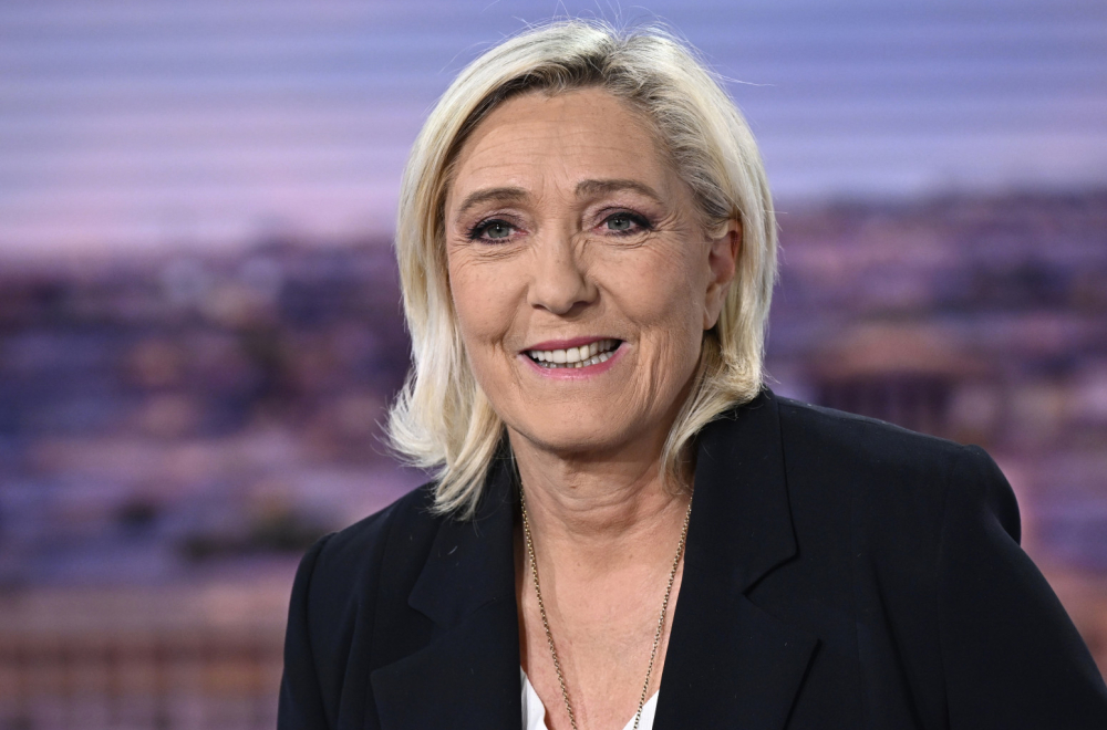 Le Pen uverena da će njena stranka osvojiti apsolutnu većinu u parlamentu