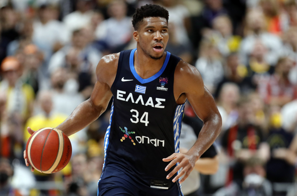 Janis heroj Grčke – nosi zastavu na OI