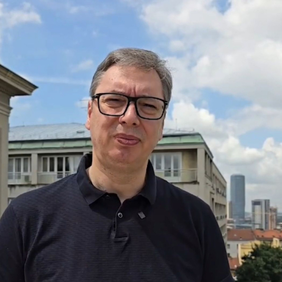 Vučić čestitao Vidovdan: "Srećan vam praznik! Još mnogo toga dobrog možemo da uradimo za Srbiju" VIDEO