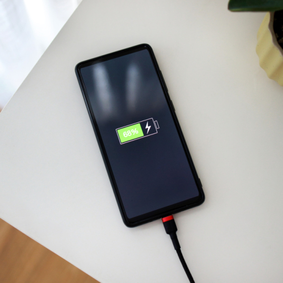 Najveće zablude o bateriji i punjenju mobilnog telefona