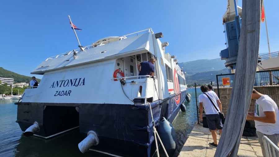 U Budvi ispisana istorija: Brodska linija do Dubrovnika počela sa radom, evo koje su cene FOTO