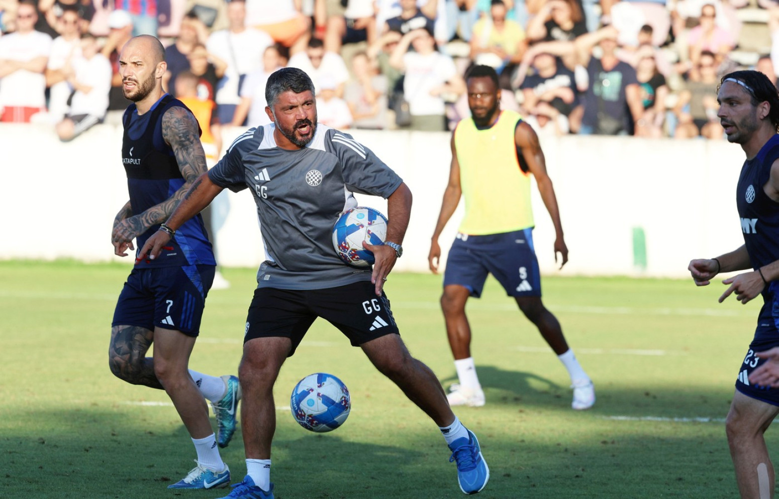 Pune tribine na prvom treningu Gatuza u Hajduku VIDEO