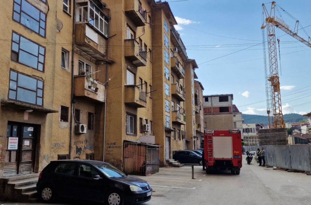 Policija i vatrogasci ispred zgrade napadača na žandarma FOTO