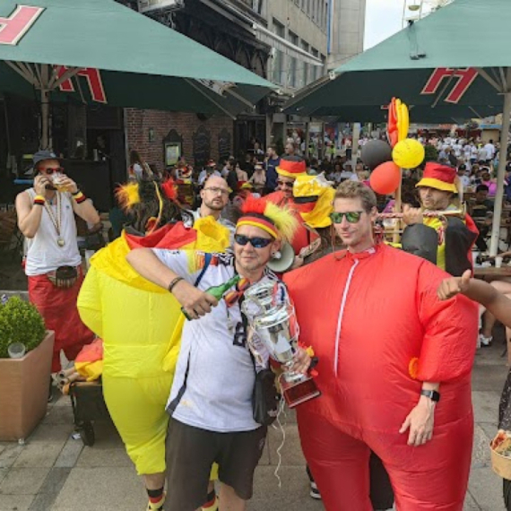 Pozorišna publika ili navijači? VIDEO