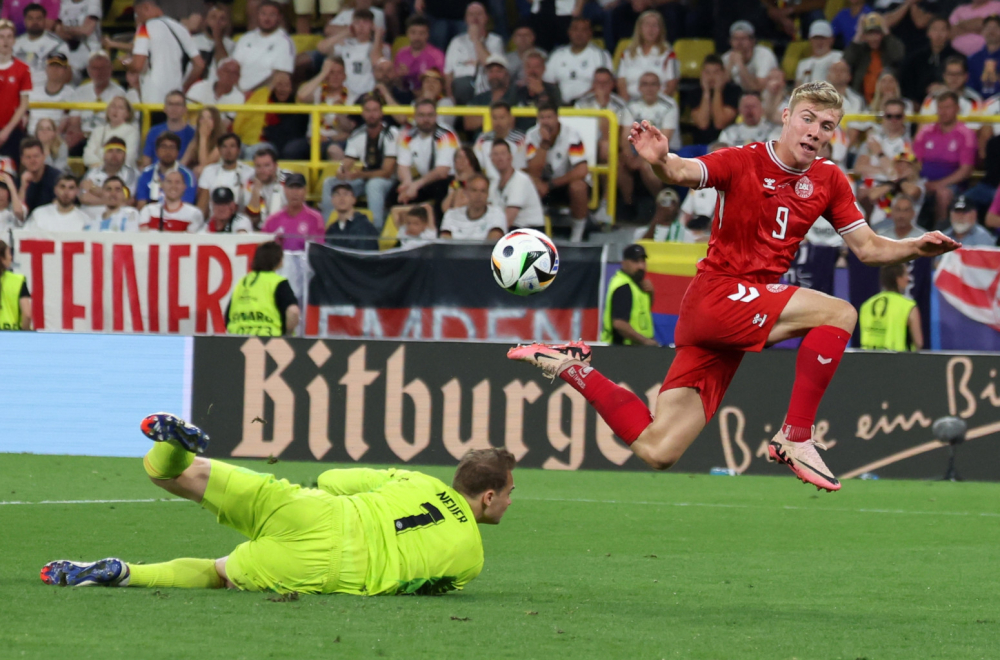 Danska tragedija - poništen gol, pa penal za Nemačku VIDEO