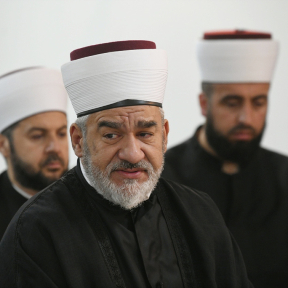 Oglasio se muftija Jusufspahić: Molim Uzvišenog Stvoritelja da našoj Srbiji sačuva mir