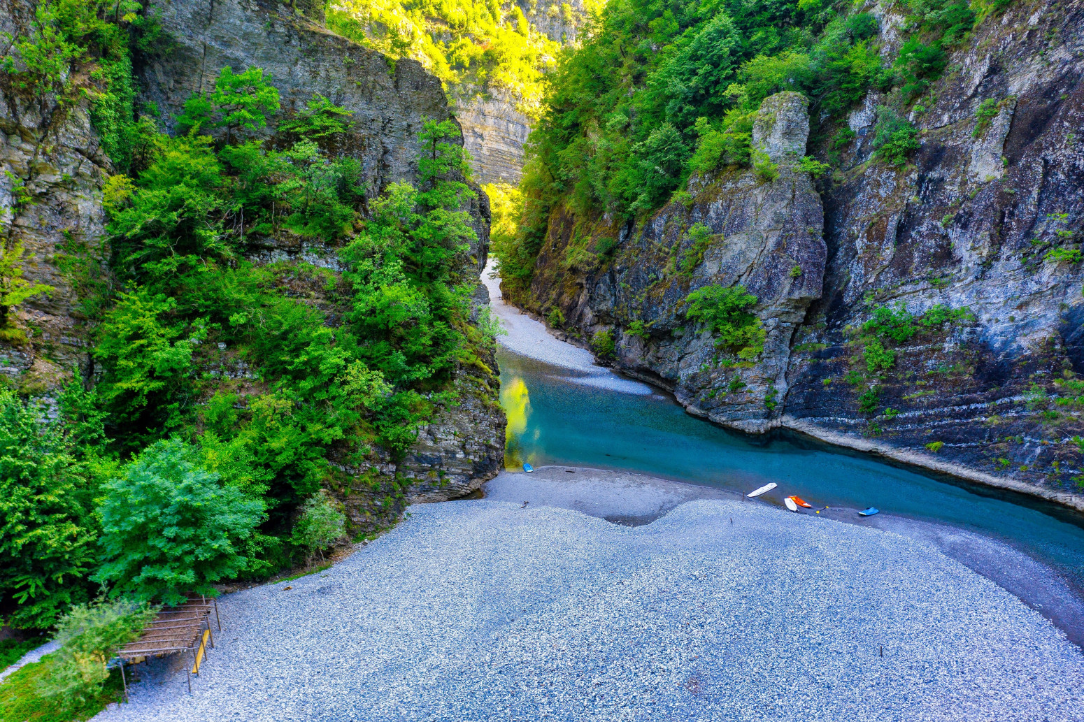 Britanci oduševljeni letovanjem u Albaniji: Porede je sa Tajlandom FOTO