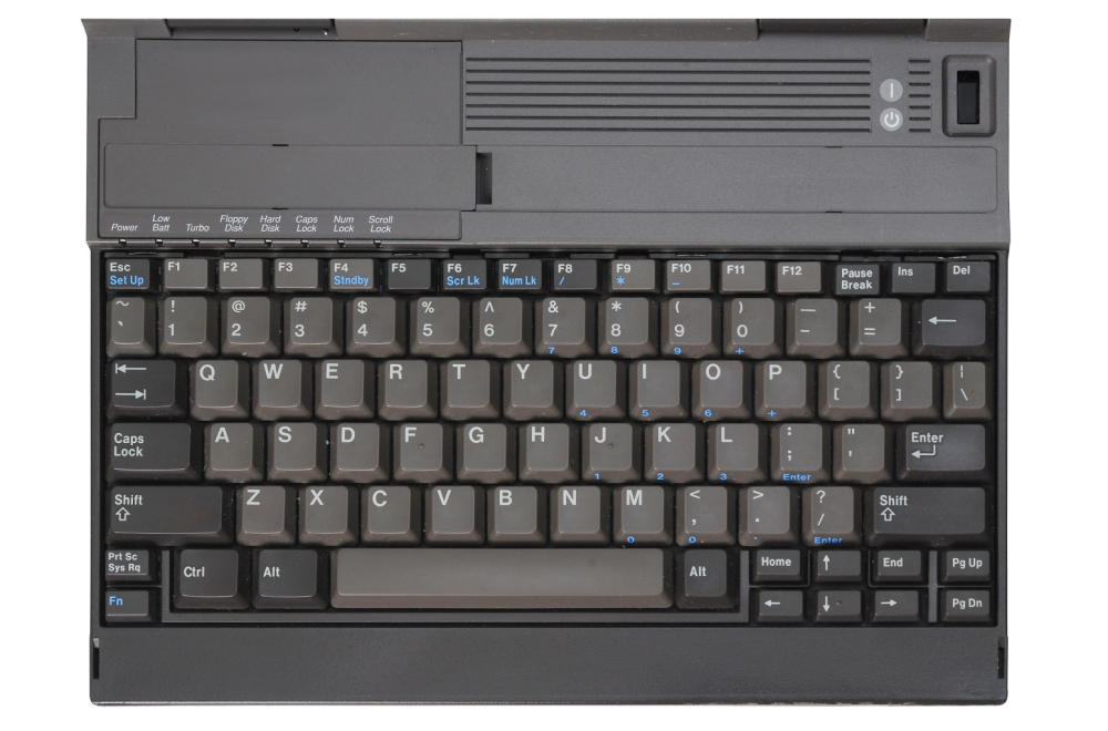 Novi najsporiji laptop na svetu pokreće Doom i druge stare igre VIDEO