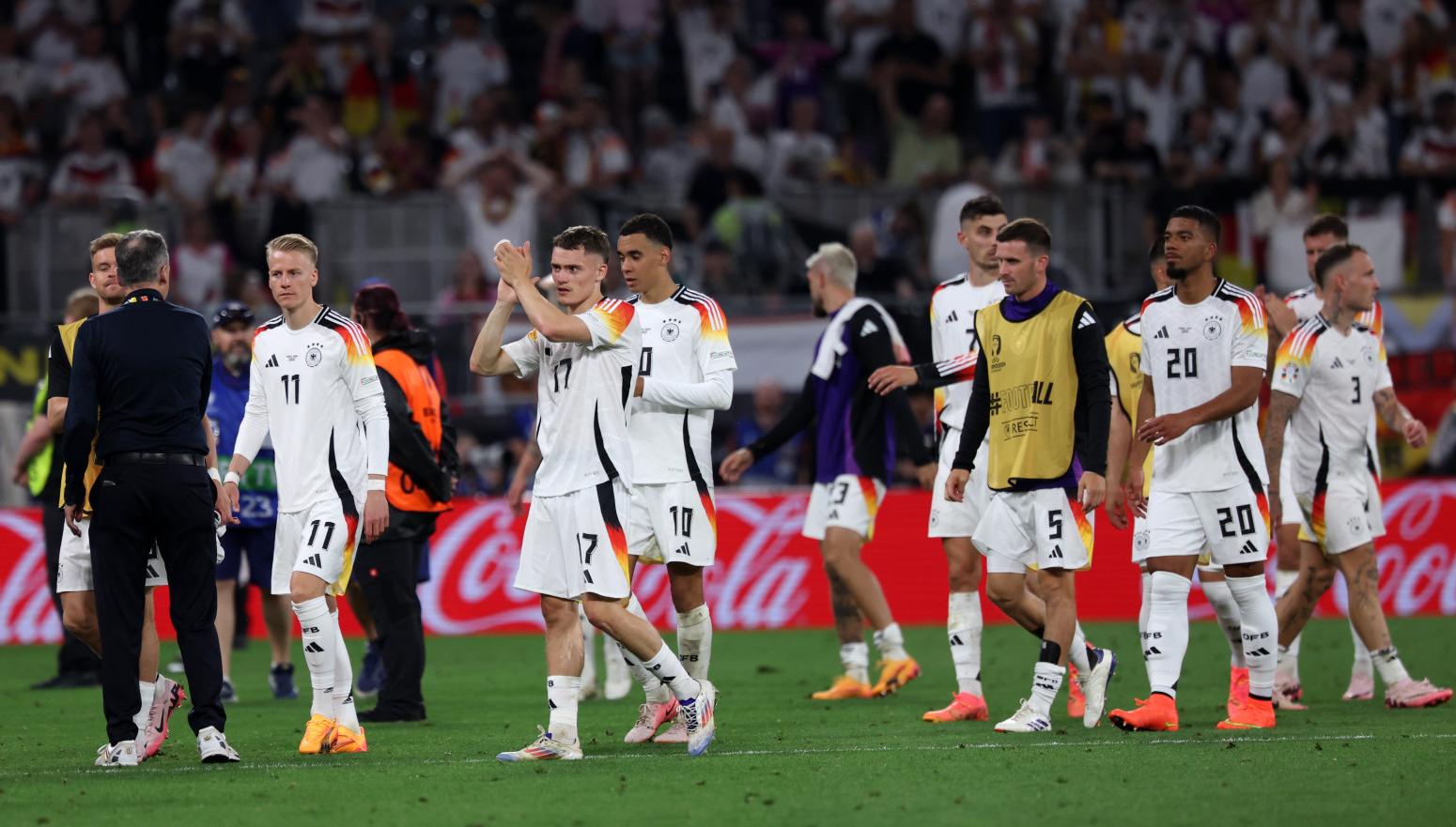 "Nemačka olujno ide u četvrtfinale"