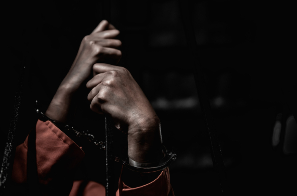 Manekenka uhapšena nakon što je momku odgrizla jezik