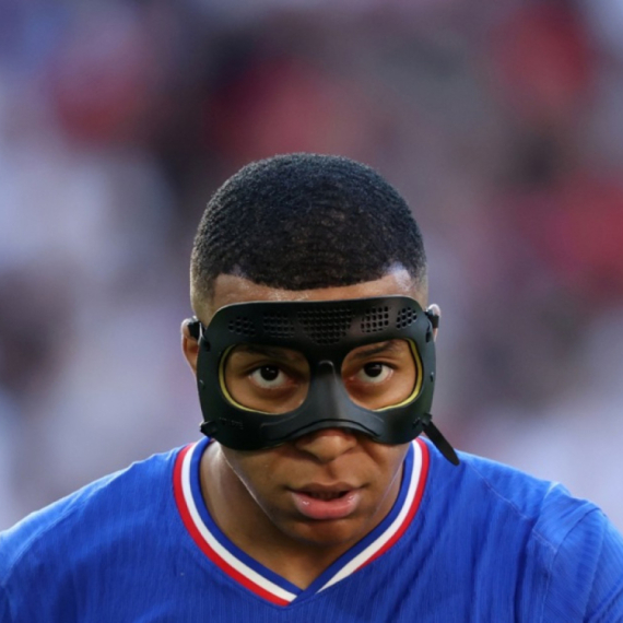 Mbape zabrinuo Francuze: "Ovo je horor"