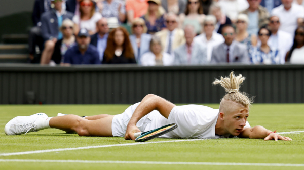 Napravio šou na Vimbldonu, Alkaras mu se divio – sad izveo najbizarniji potez sezone VIDEO