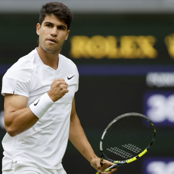 Alkaras pobedio u tri seta - Lajal ga propisno namučio