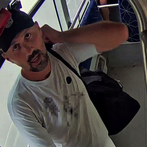 Ukoliko ga vidite, hitno prijavite: Novosadska policija traga za njim FOTO
