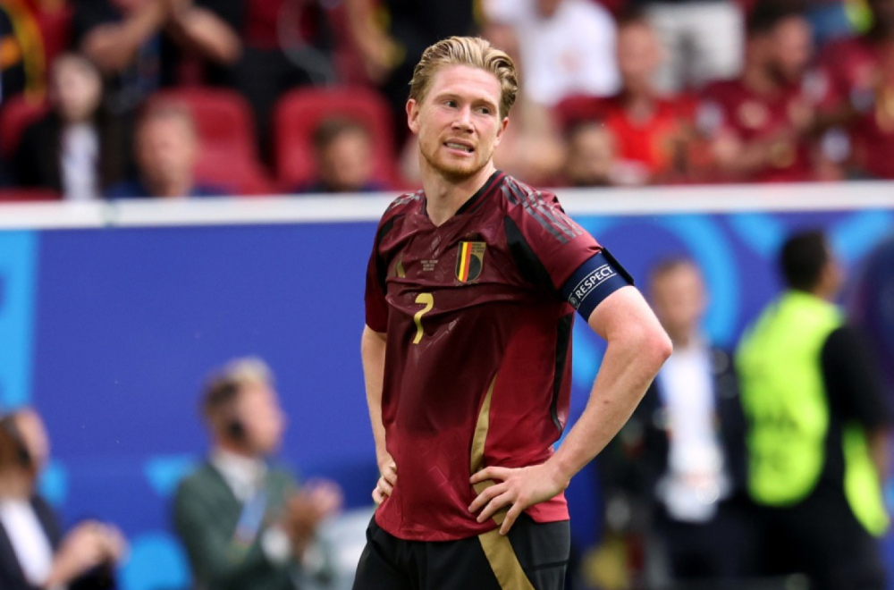 De Brujne novinaru: "Glupane"; Novinar: "Razmaženo derište" VIDEO