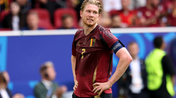 De Brujne novinaru: "Glupane"; Novinar: "Razmaženo derište" VIDEO