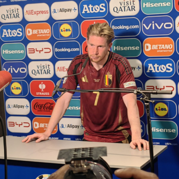 B92.sport na licu mesta: De Brujne odbrusio novinaru VIDEO