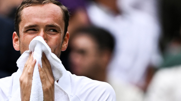 Medvedev: "Skratite mečeve na Grend slemovima"