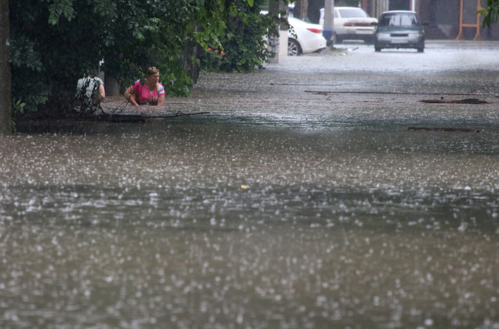 Voda se povlači iz Vranja, ali službe na oprezu: Najavljene nove padavine