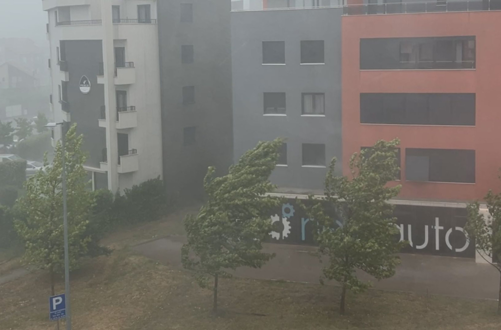 Crnu Goru zadesila katastrofa: U Čanju poginuo radnik? Demolirane plaže, iščupano drveće FOTO/VIDEO