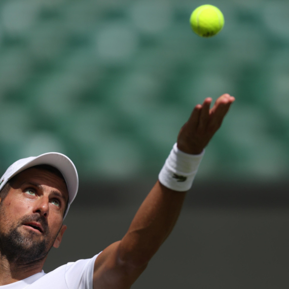 Đoković se pred start Vimbldona poklonio Federeru