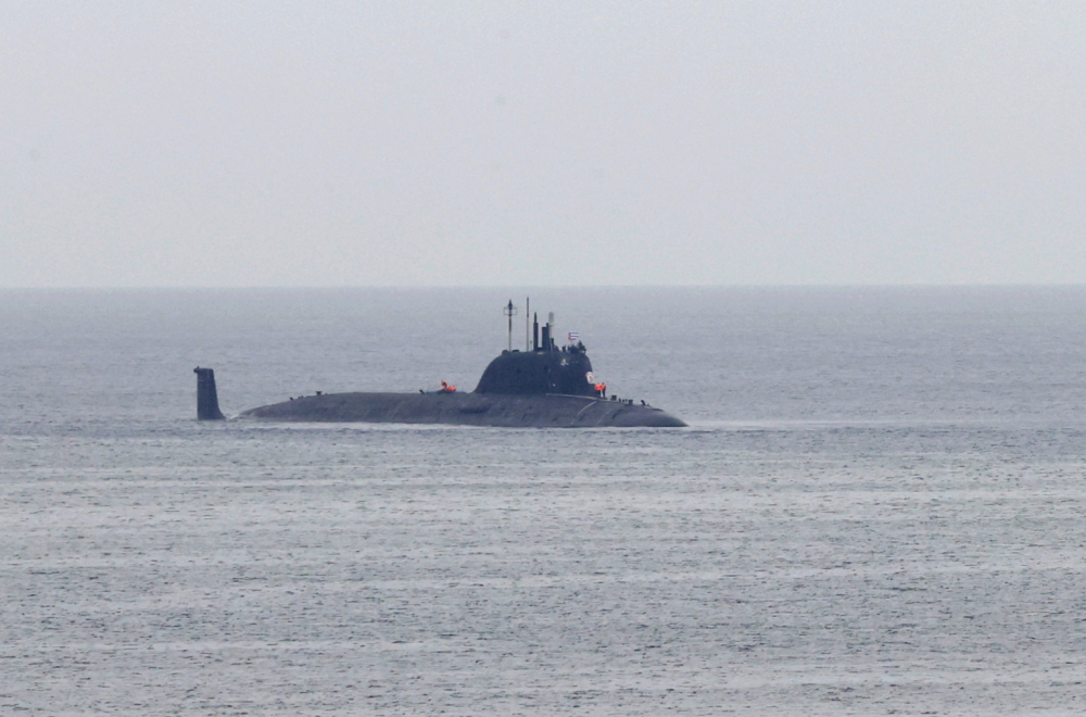 Ruska podmornica "vraća se kući šepajući"