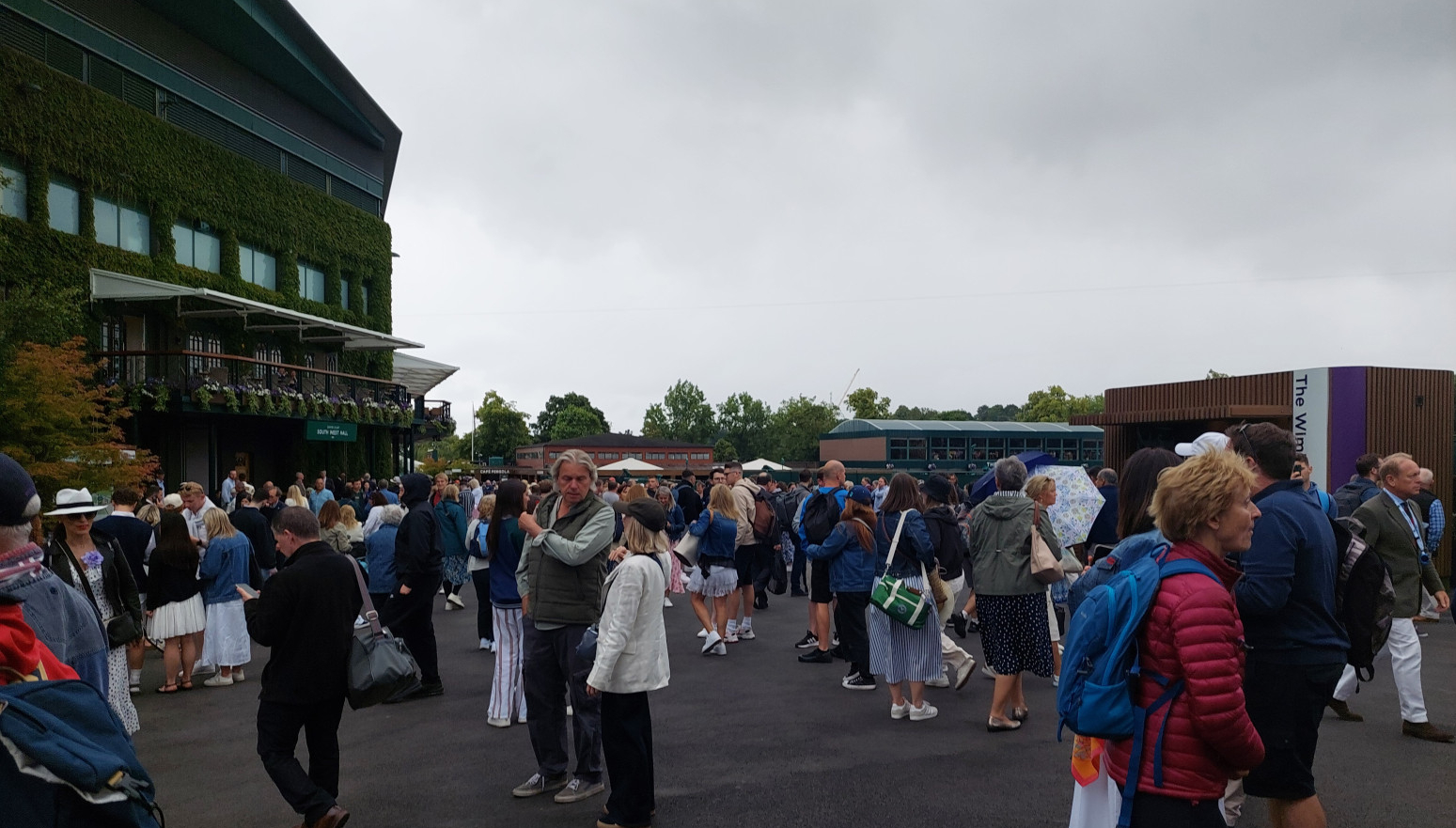 B92.sport na Vimbldonu: Kiša prekinula tenis FOTO