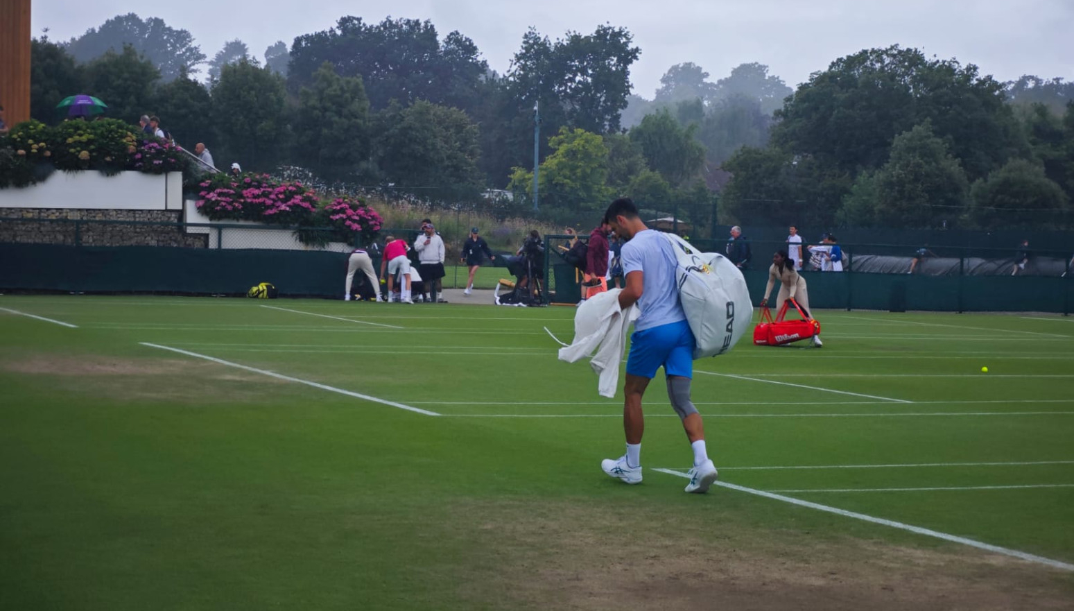 Kiša poremetila i Đokovića FOTO