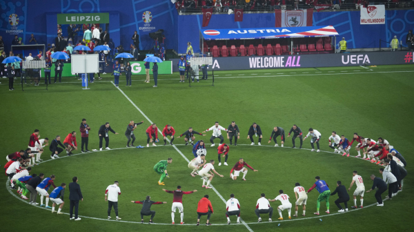 Turska slavi dva junaka – Austrija ide kući! VIDEO