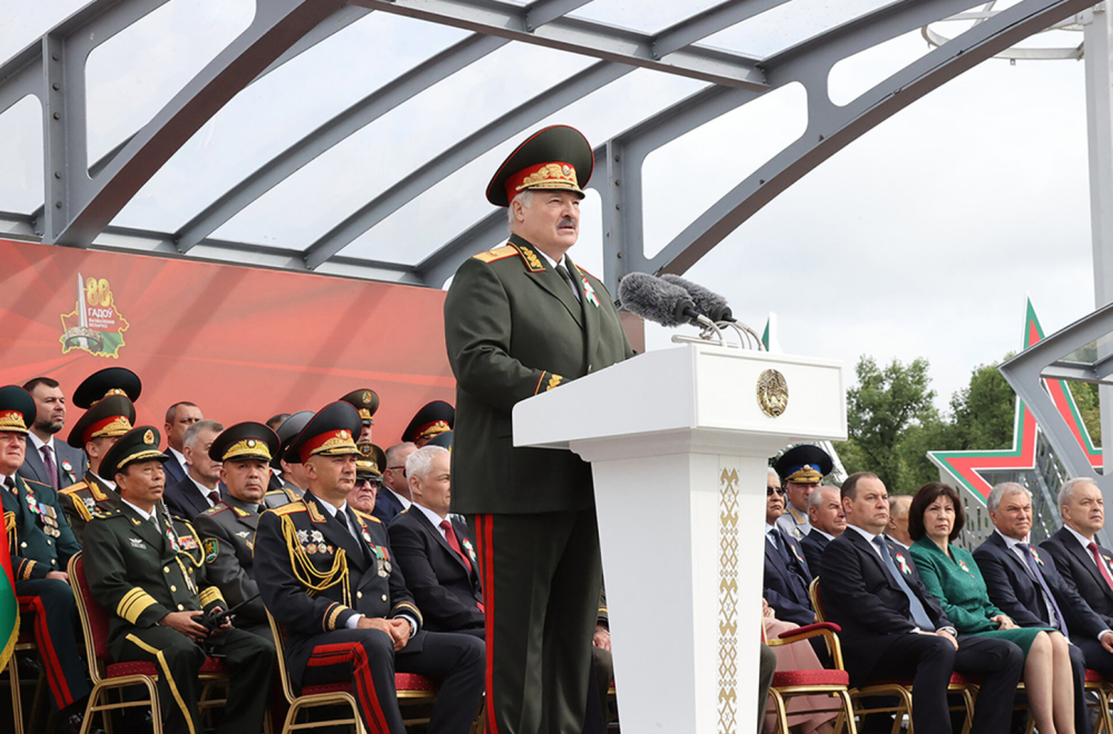 Predsednik "grmi": Vojnici spremni da spreče provokacije