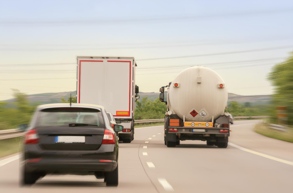Mlađima od 25 da se ograniči snaga motora, šleperima da se zabrani da pretiču jedan drugog
