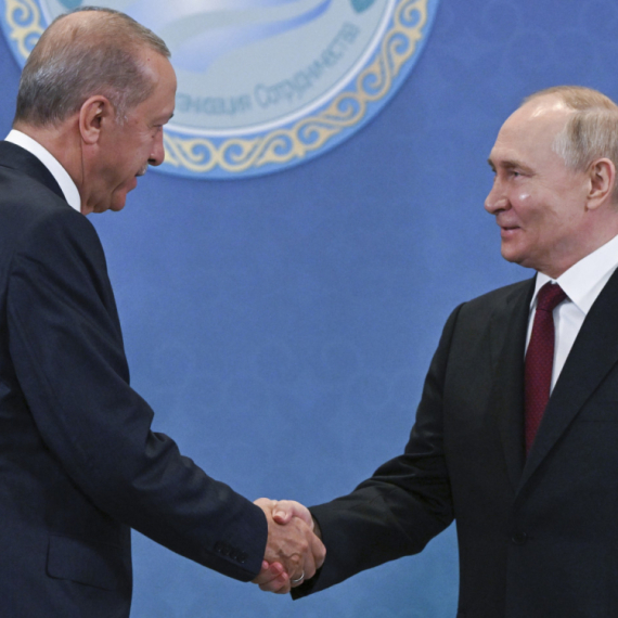 Putin i Erdogan razgovarali u Astani o unapređenju saradnje