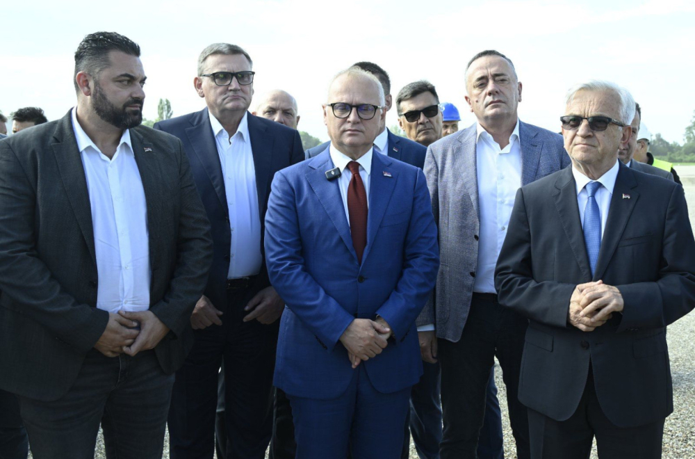 Vesić obišao radove na putu Bijeljina-Rača: Gradimo jače saobraćajne veze za bolji život svih građana