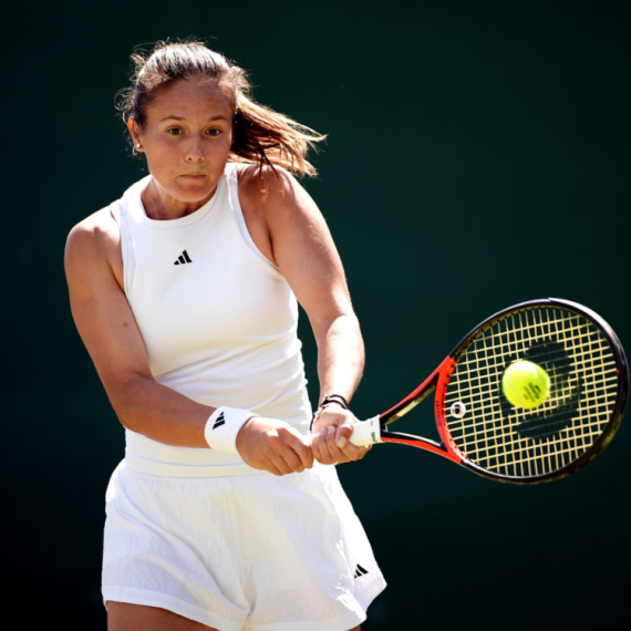 Kasatkina poklonila "bicikl" Japanki