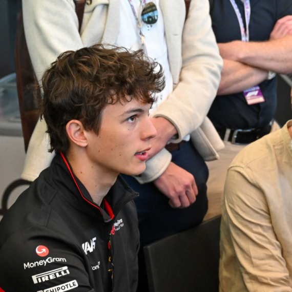 Vozač Ferarija potpisao za Has