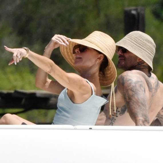 Bekamovi slave 25 godina braka: Oduševili potezom i odećom; "Ne možemo da verujemo" FOTO