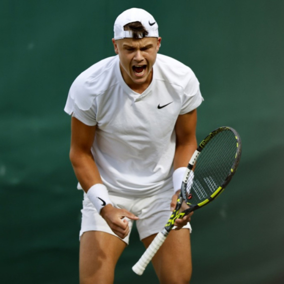 Rune i Fric izgubili po set, Švjontek lako sa Hrvaticom