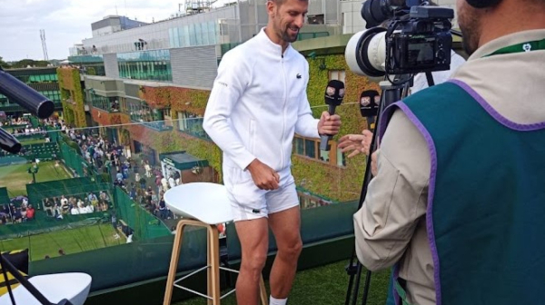 Prve fotografije Novakovog kolena bez steznika FOTO