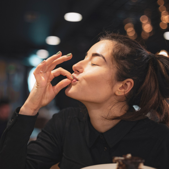 Svi su ludi za ovom viralnom čokoladnom poslasticom: "Najhrskavije i najbolje ikad" VIDEO