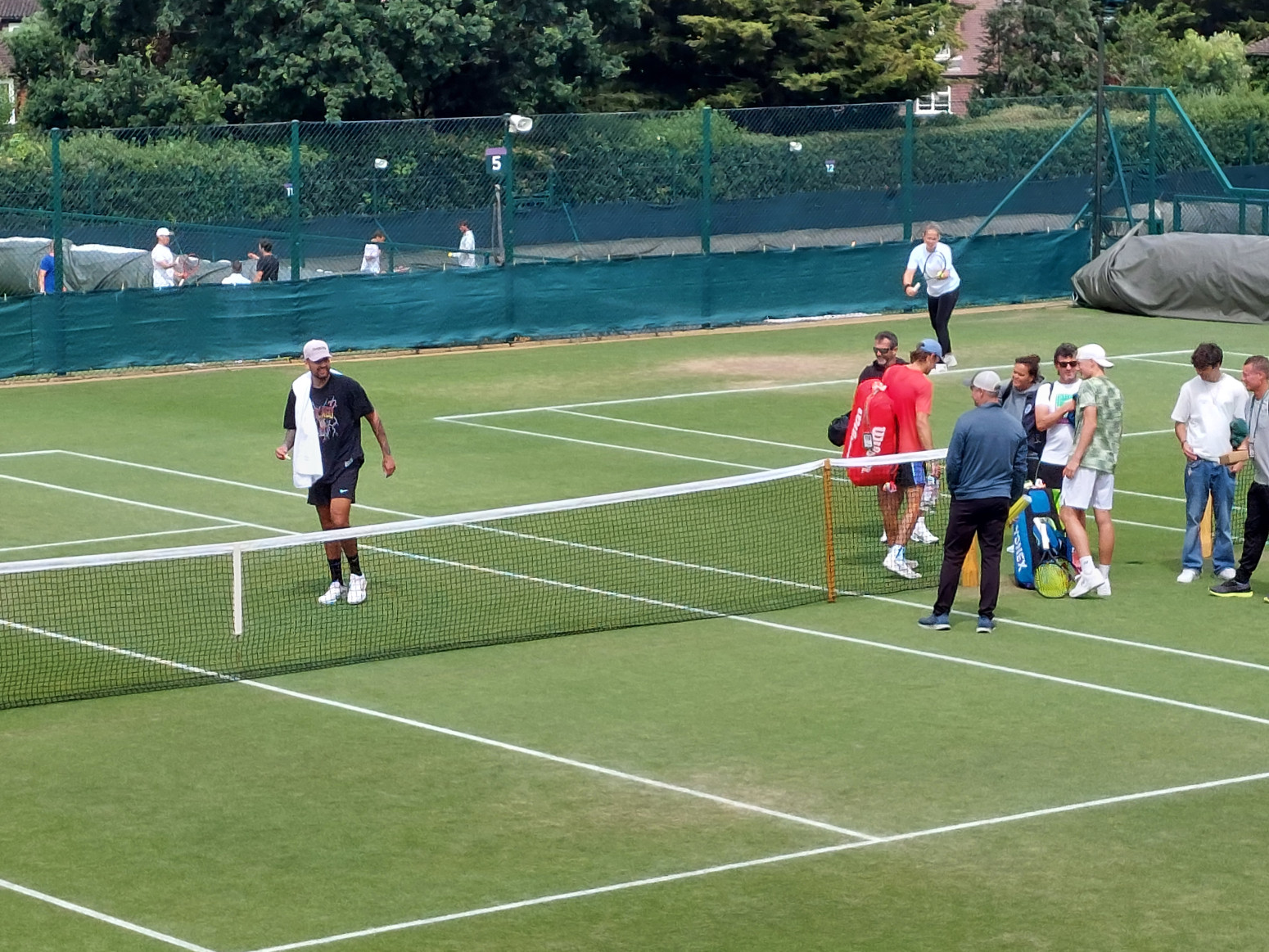 Kirjos dobio Đokovića – ko je morao u kazneni vozić? FOTO