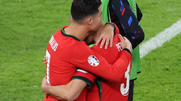 Emotivne "dede": Pepe rida, Ronaldo ga teši VIDEO