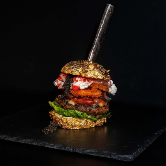 Da li biste probali burger od 5.000 evra? Najskuplji je na svetu i stvarno je od "suvog zlata" VIDEO