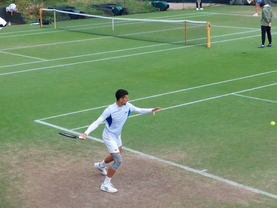 Pljusak prekinuo Novakov trening FOTO