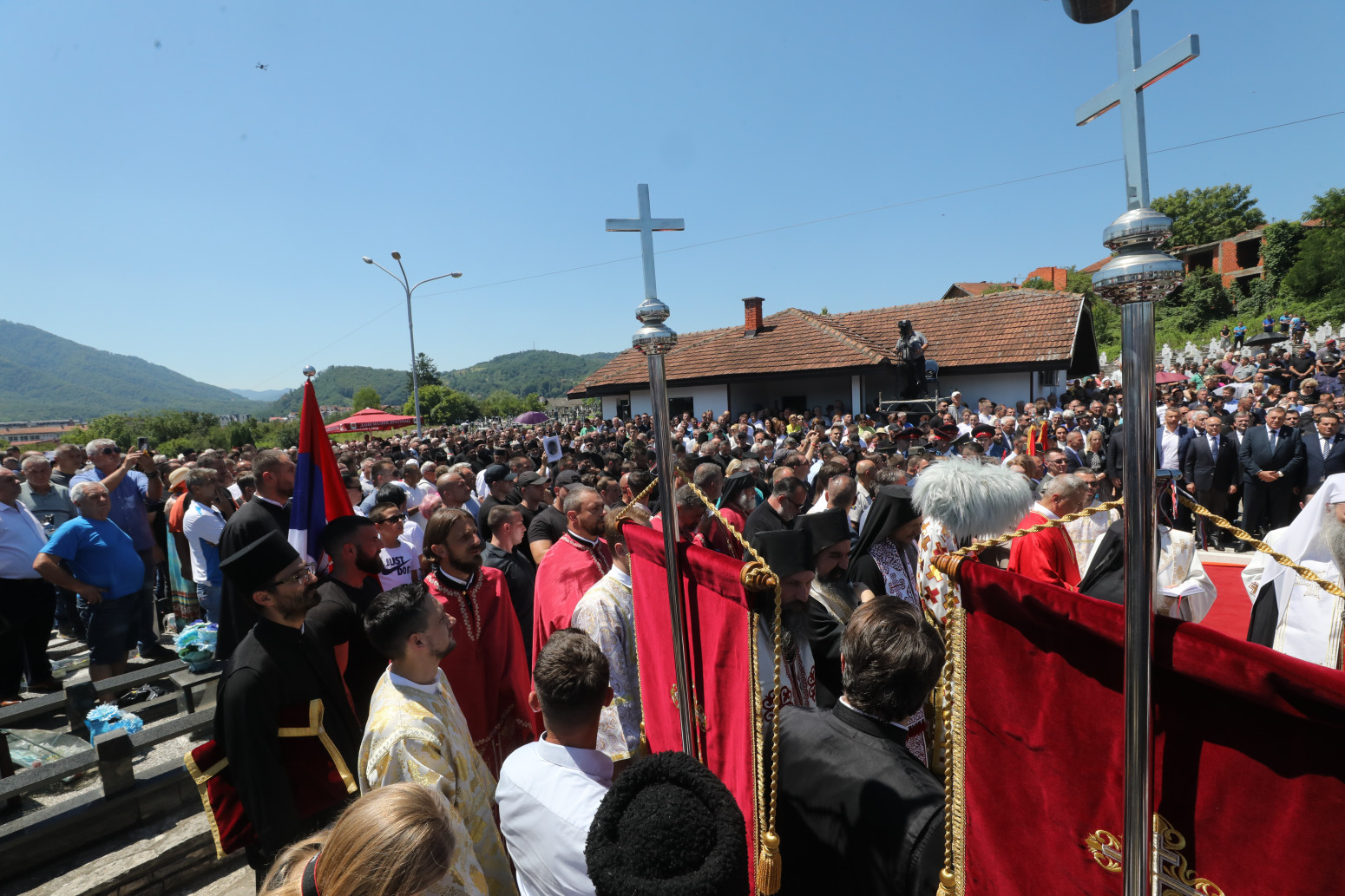 Patrijarh Porfirije u Bratuncu: Naše današnje bitke su za mir, slogu i činjenje dobra FOTO