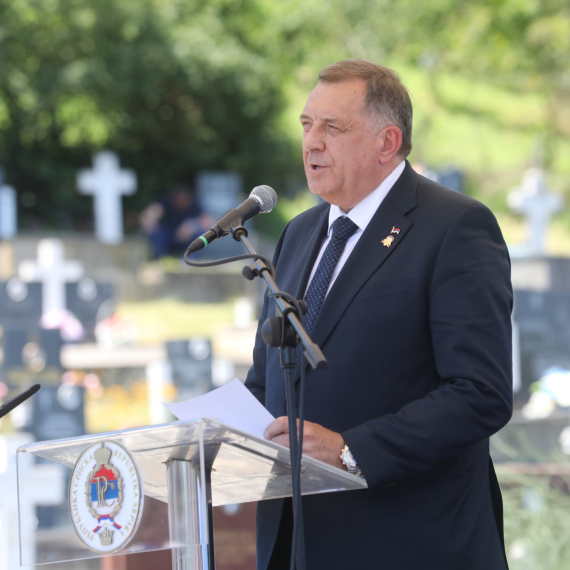 Dodik: Nemoguć suživot u BiH ako je bol "belih marama" veća od "crnih" FOTO